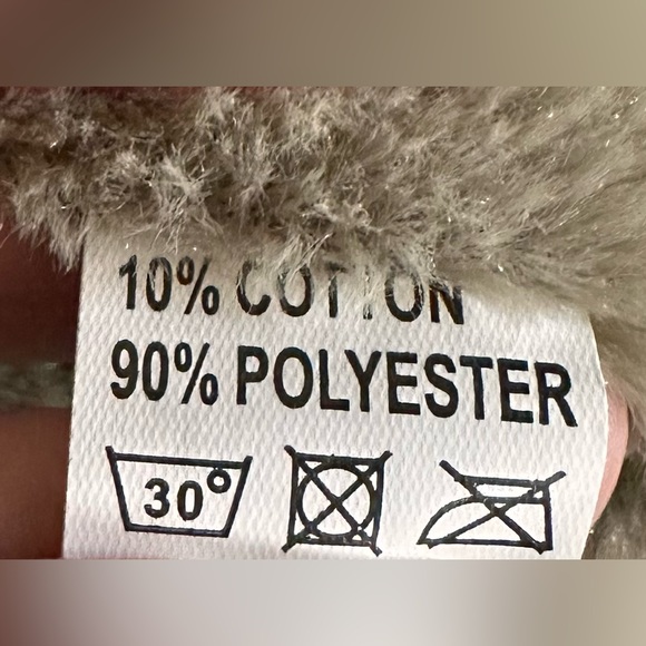 Like new!! Beige puffer jacket. - Picture 7 of 7